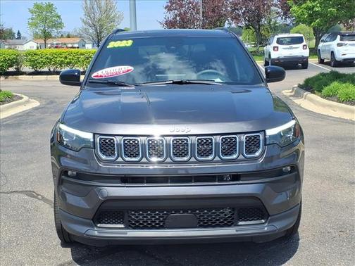 Granite Crystal Clearcoat Metallic 2023 Jeep Compass Latitude Lux