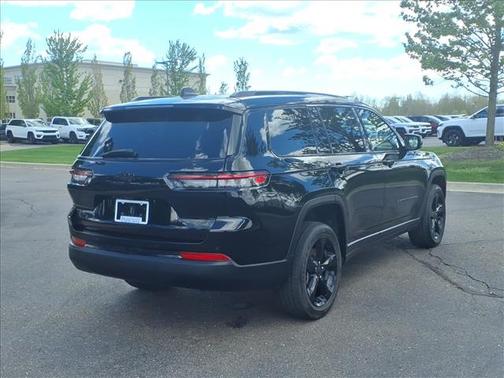 Diamond Black 2024 Jeep Grand Cherokee L Laredo