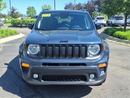 Slate Blue Pearlcoat 2023 Jeep Renegade Altitude