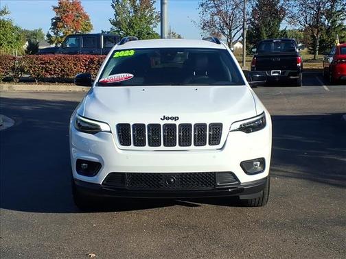 2023 Jeep Cherokee Altitude Lux