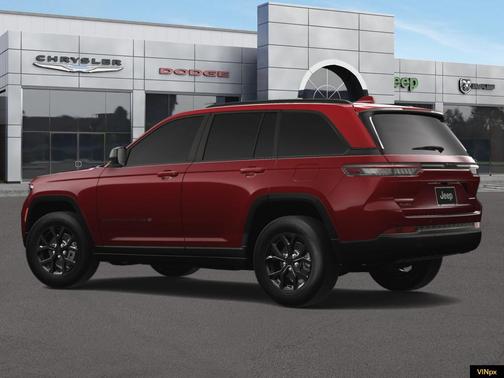 2025 Jeep Grand Cherokee Laredo
