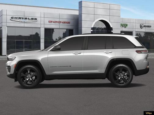 2025 Jeep Grand Cherokee Laredo