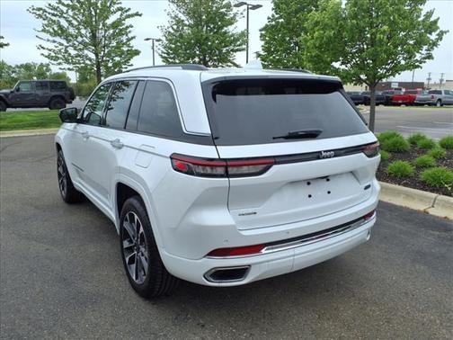 2022 Jeep Grand Cherokee Overland