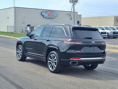 2022 Jeep Grand Cherokee Overland