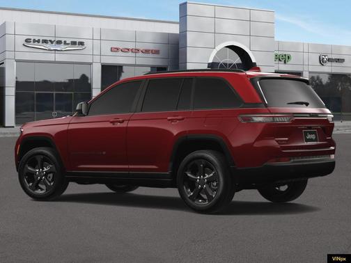 2025 Jeep Grand Cherokee Laredo