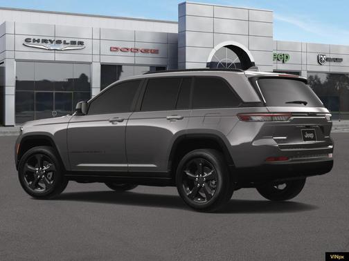 2025 Jeep Grand Cherokee Laredo