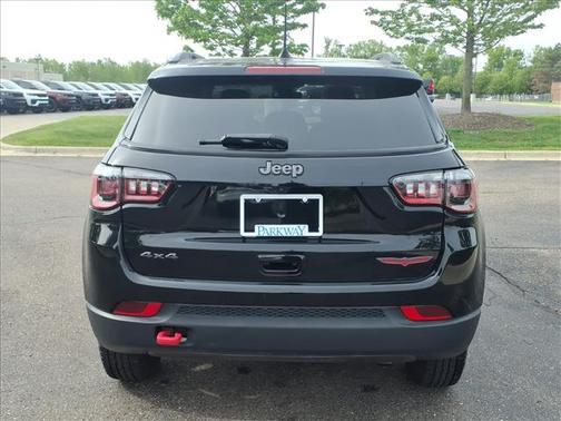 Diamond Black 2022 Jeep Compass Trailhawk