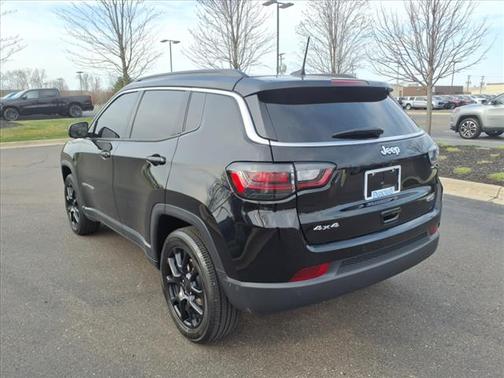 2022 Jeep Compass Latitude Lux