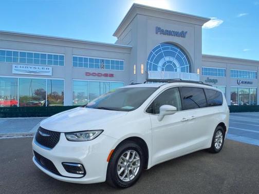 2022 Chrysler Pacifica Touring-L