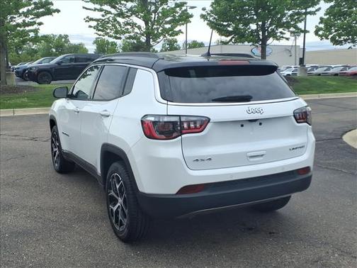 Bright White Clearcoat 2024 Jeep Compass Limited