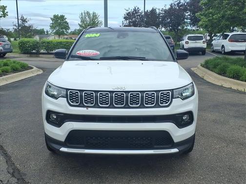 Bright White Clearcoat 2024 Jeep Compass Limited