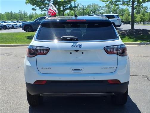 Bright White Clearcoat 2024 Jeep Compass Limited