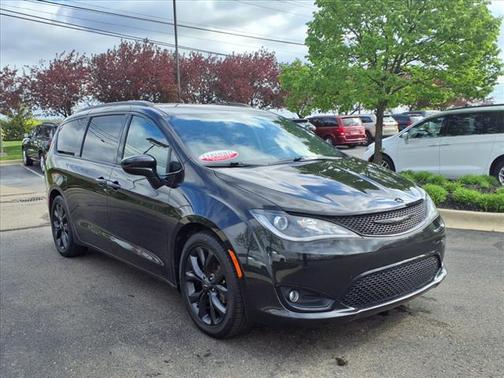 2018 Chrysler Pacifica Touring-L Plus