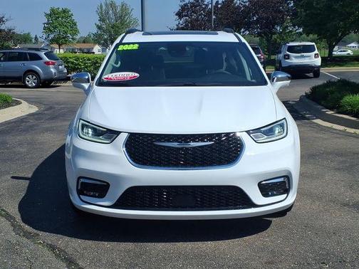 Bright White Clearcoat 2022 Chrysler Pacifica Limited