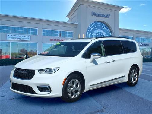 Bright White Clearcoat 2022 Chrysler Pacifica Limited