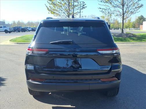 Diamond Black 2025 Jeep Grand Cherokee Limited