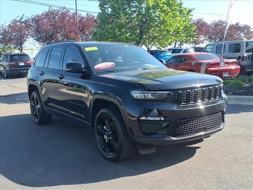 Diamond Black 2025 Jeep Grand Cherokee Limited