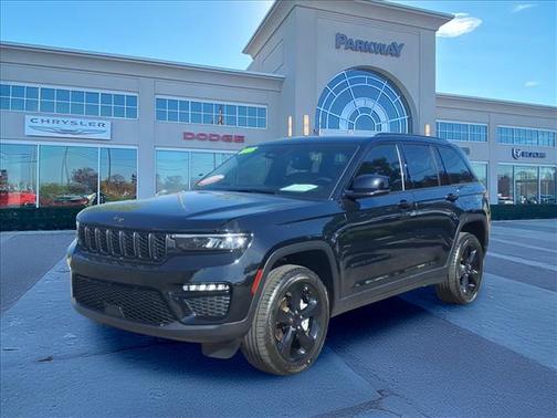 Diamond Black 2025 Jeep Grand Cherokee Limited