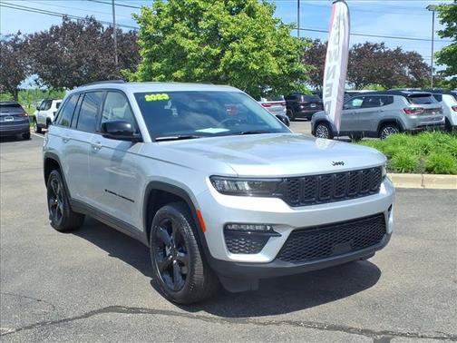 Silver Zynith 2023 Jeep Grand Cherokee Limited