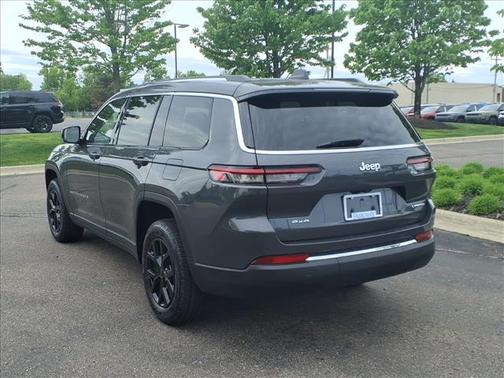 Metallic 2023 Jeep Grand Cherokee L Limited