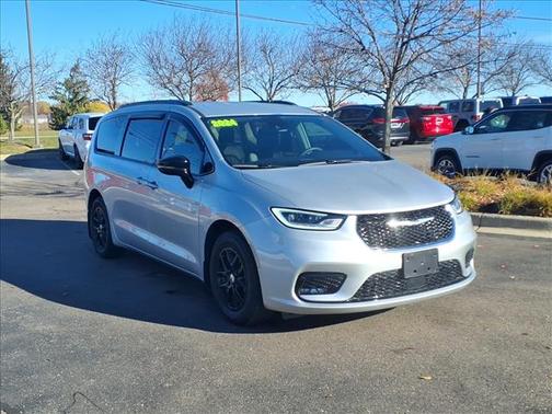 2024 Chrysler Pacifica Touring-L