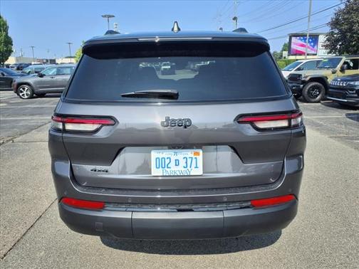 2023 Jeep Grand Cherokee L Laredo