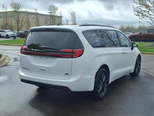 Bright White Clearcoat 2023 Chrysler Pacifica Touring-L