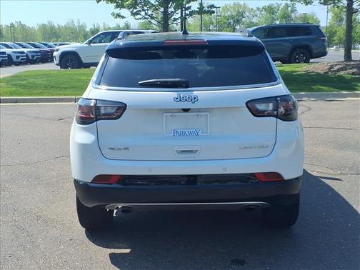 Bright White Clearcoat 2023 Jeep Compass Limited