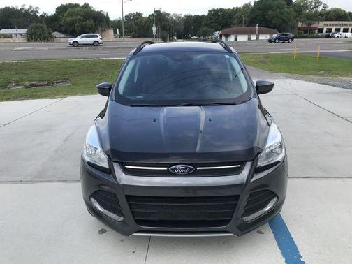 Photo 2 of 32 of 2016 Ford Escape SE
