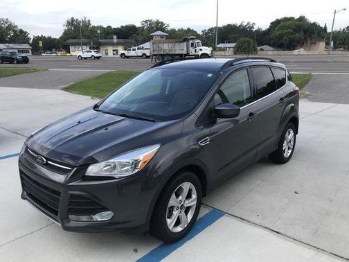 Photo 1 of 32 of 2016 Ford Escape SE