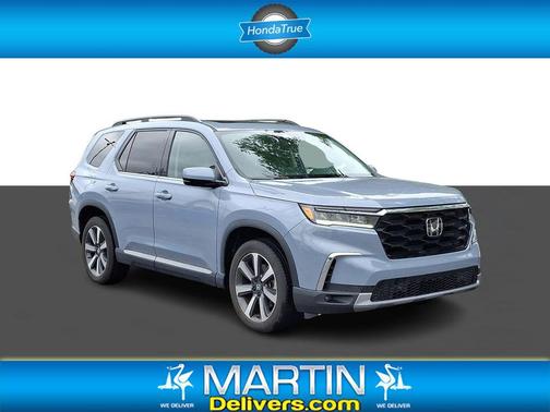 Sonic Gray Pearl 2024 Honda Pilot Touring 8-Passenger