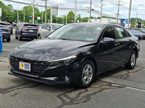 Phantom Black 2021 Hyundai ELANTRA SE