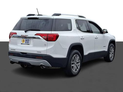 Summit White 2017 GMC Acadia SLE-2
