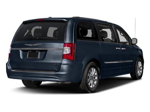 2016 Chrysler Town & Country Limited Platinum