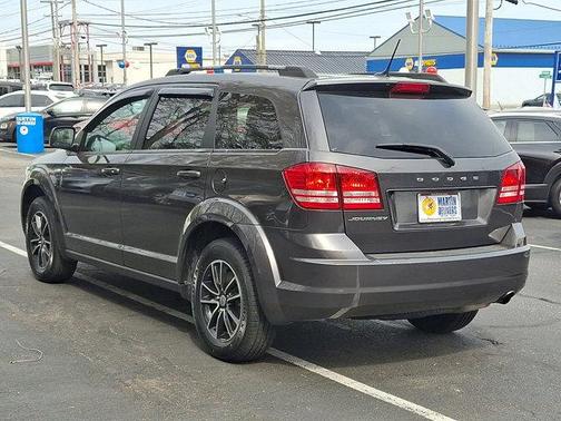 Granite Pearlcoat 2018 Dodge Journey SE