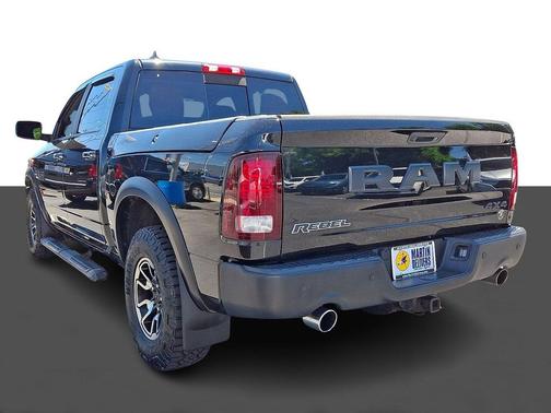 Brilliant Black Crystal Pearlcoat 2017 RAM 1500 Rebel