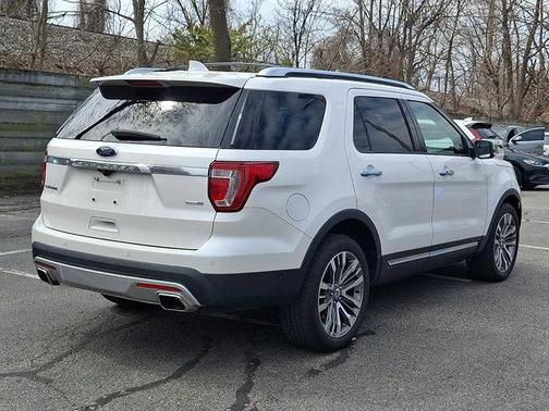 White Platinum Clearcoat Metallic 2017 Ford Explorer Platinum