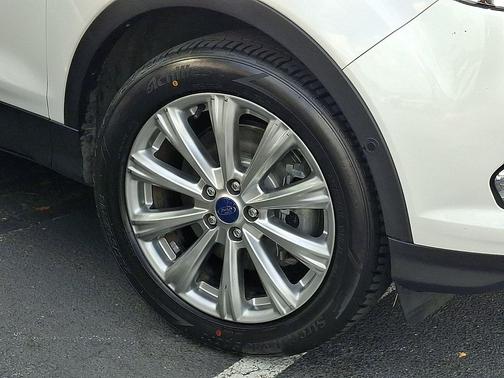 White Platinum Clearcoat Metallic 2017 Ford Escape Titanium