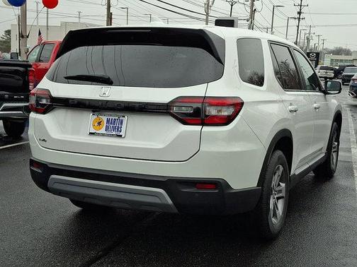 2023 Honda Pilot AWD EX-L 8 Passenger