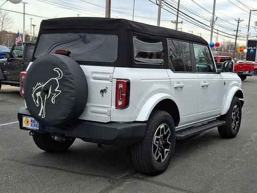 2024 Ford Bronco Outer Banks