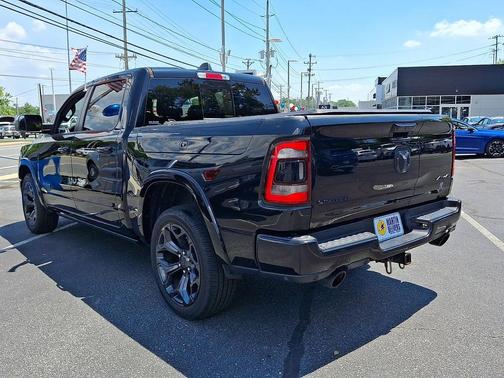 Diamond Black Crystal Pearlcoat 2020 RAM 1500 Limited