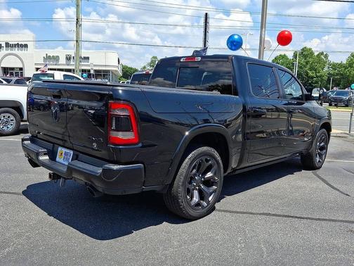 Diamond Black Crystal Pearlcoat 2020 RAM 1500 Limited