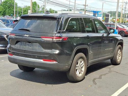 2022 Jeep Grand Cherokee Laredo