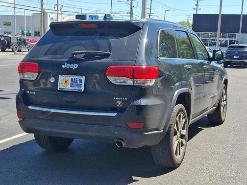 Diamond Black Crystal Pearlcoat 2018 Jeep Grand Cherokee Limited