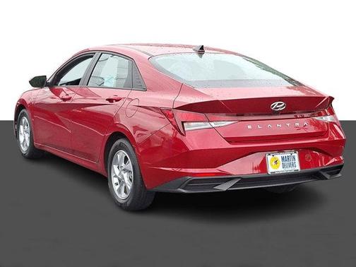 2023 Hyundai ELANTRA SE