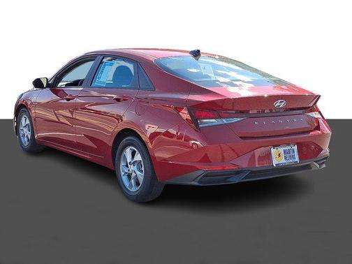 2023 Hyundai ELANTRA SE