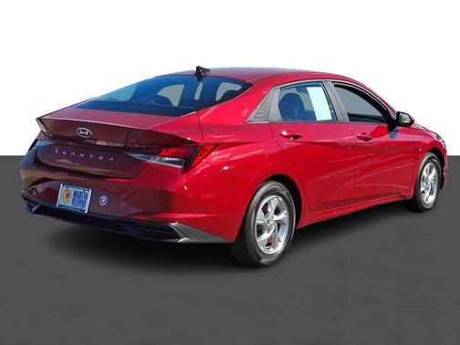 2023 Hyundai ELANTRA SE