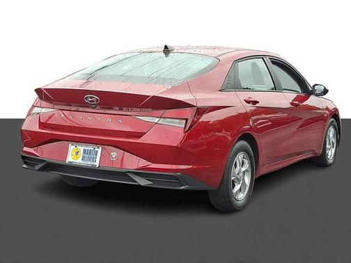 2023 Hyundai ELANTRA SE