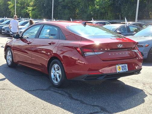 2023 Hyundai ELANTRA SE