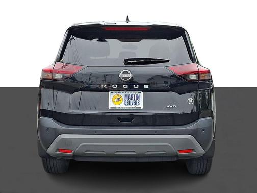 Super Black 2022 Nissan Rogue S